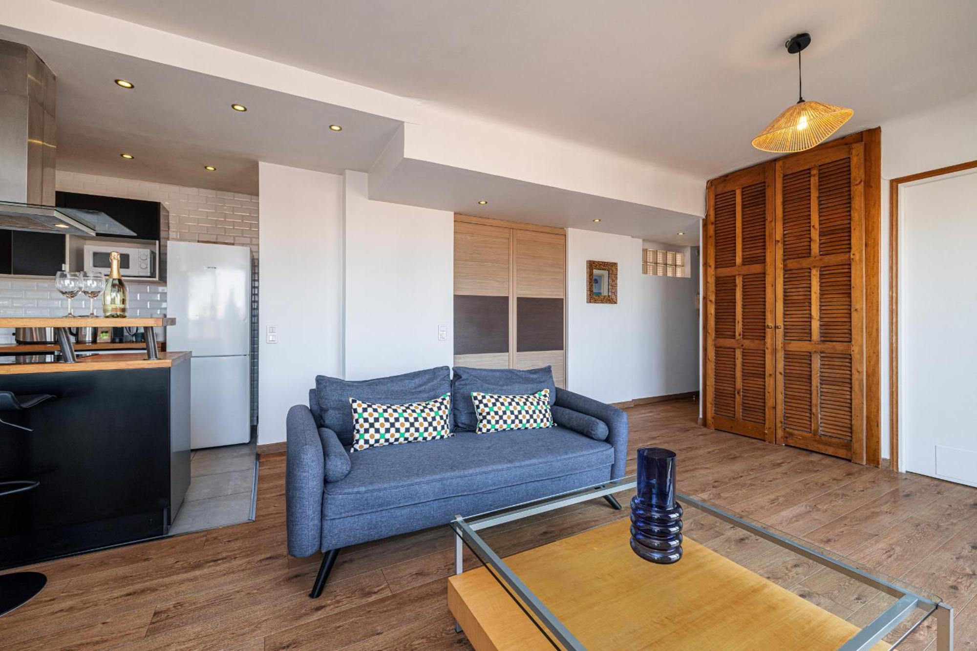Open Sky Terrace Lage 1 Bdr & Parking Appartement *
