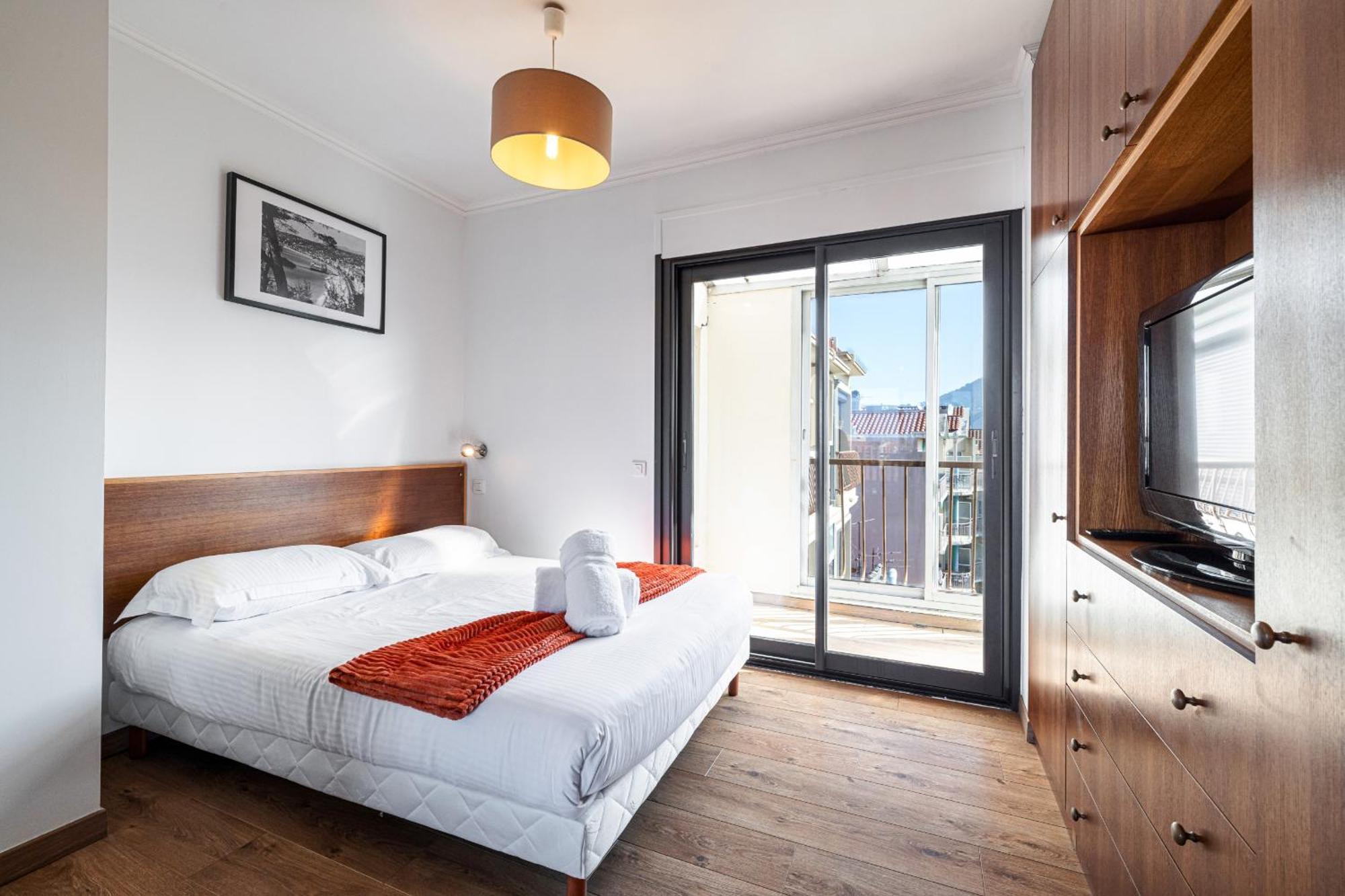 Open Sky Terrace Lage 1 Bdr & Parking Appartement